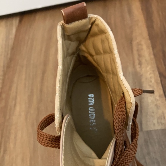 Tan boots with heels inside - Picture 4 of 4